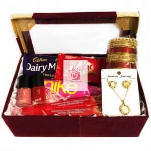 Eid Gift Box and Eid Gifts for your wife in Pakistan