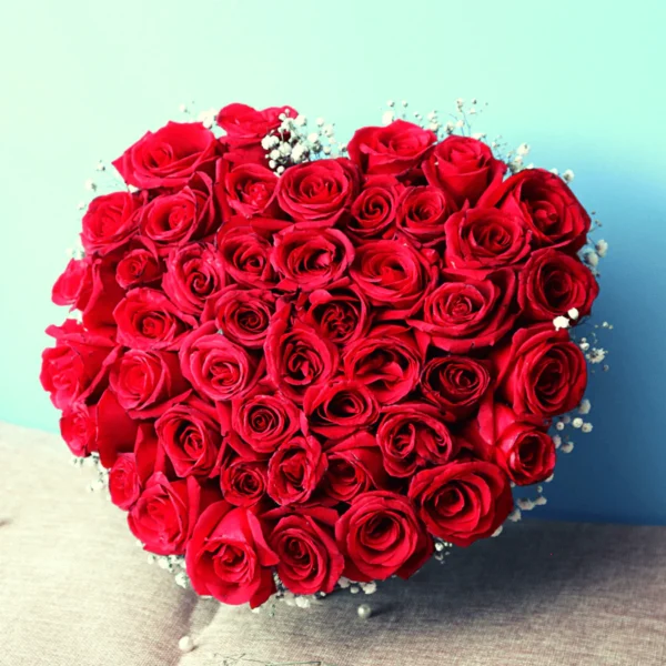 red roses in a heart shape online flower delivery on valentine day