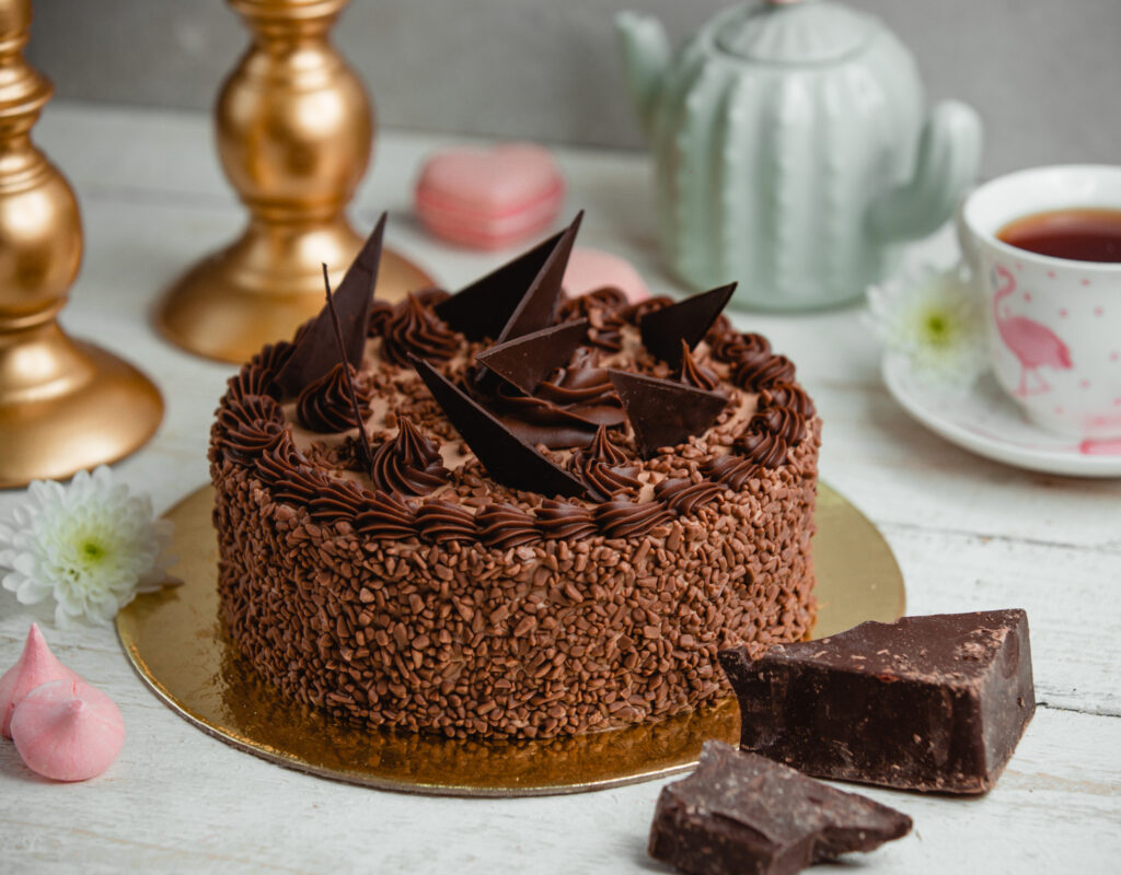 Order cakes online in Pakistan